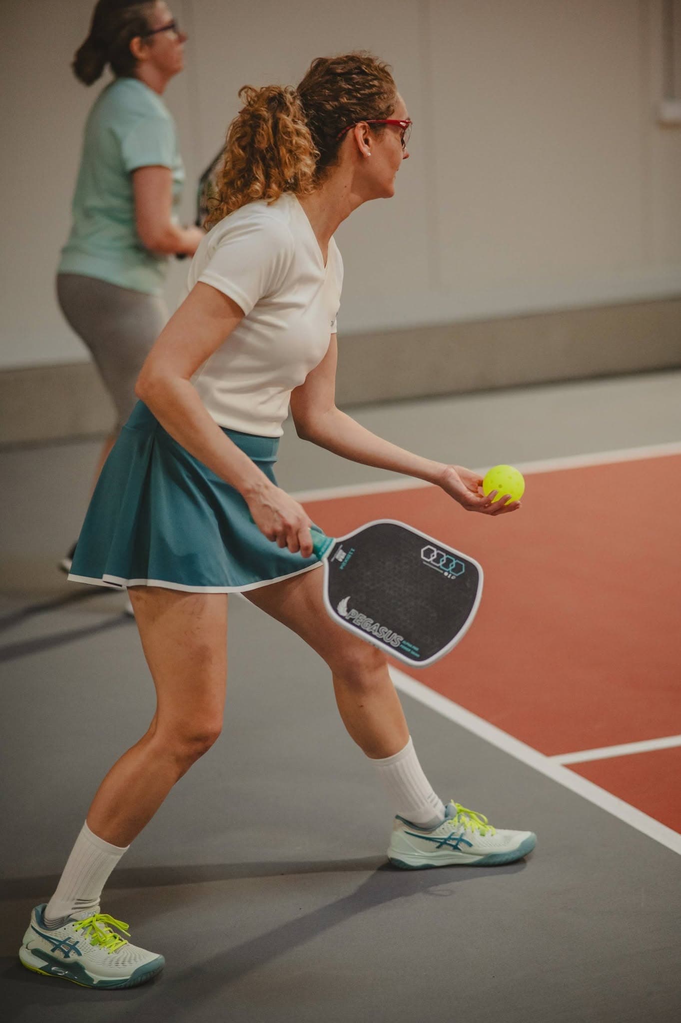 Gracz na korcie pickleball